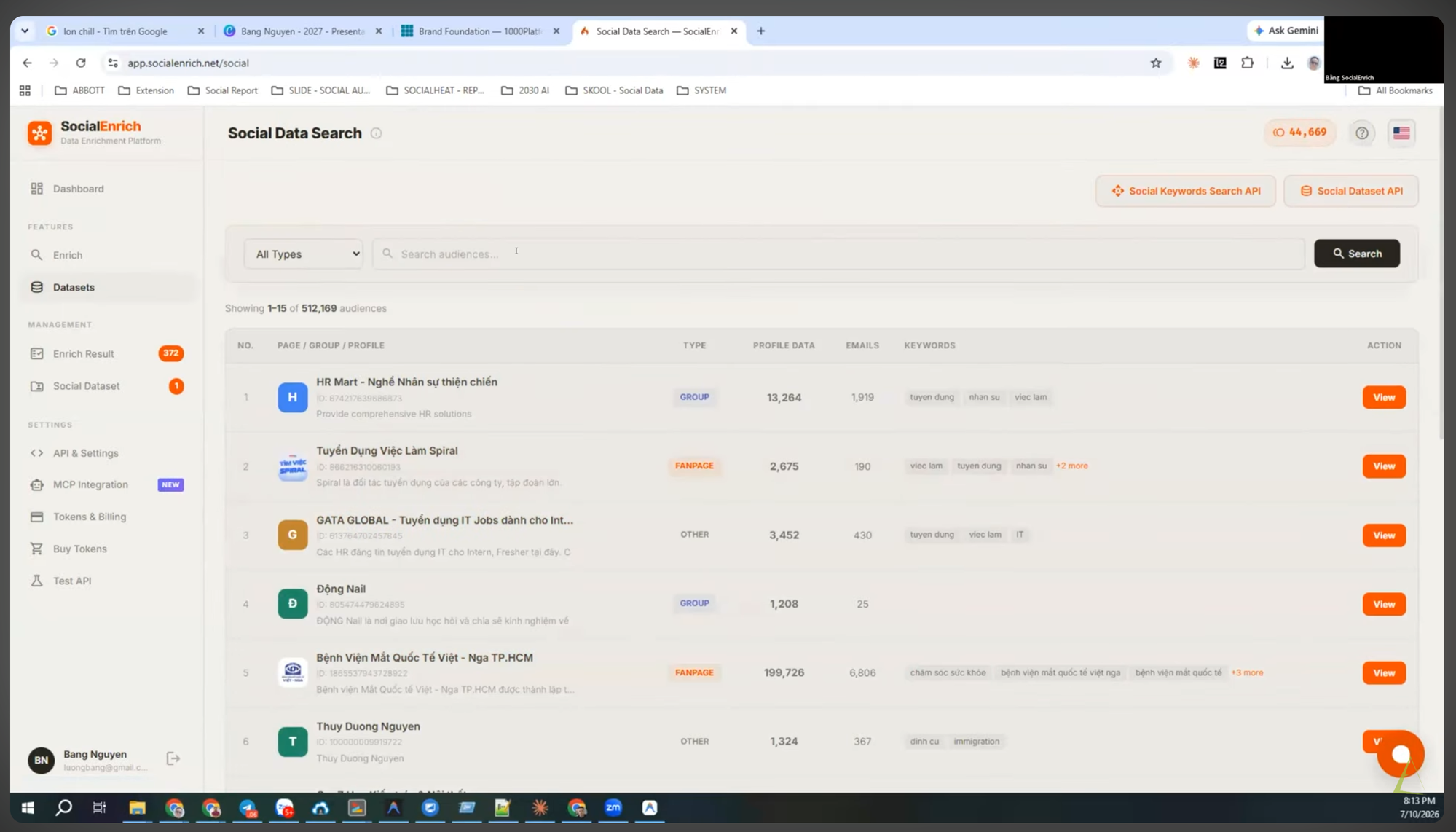 Ảnh chụp nền tảng SocialEnrich của anh Bằng, màn hình Social Data Search đang liệt kê hơn năm trăm nghìn tập dữ liệu audience